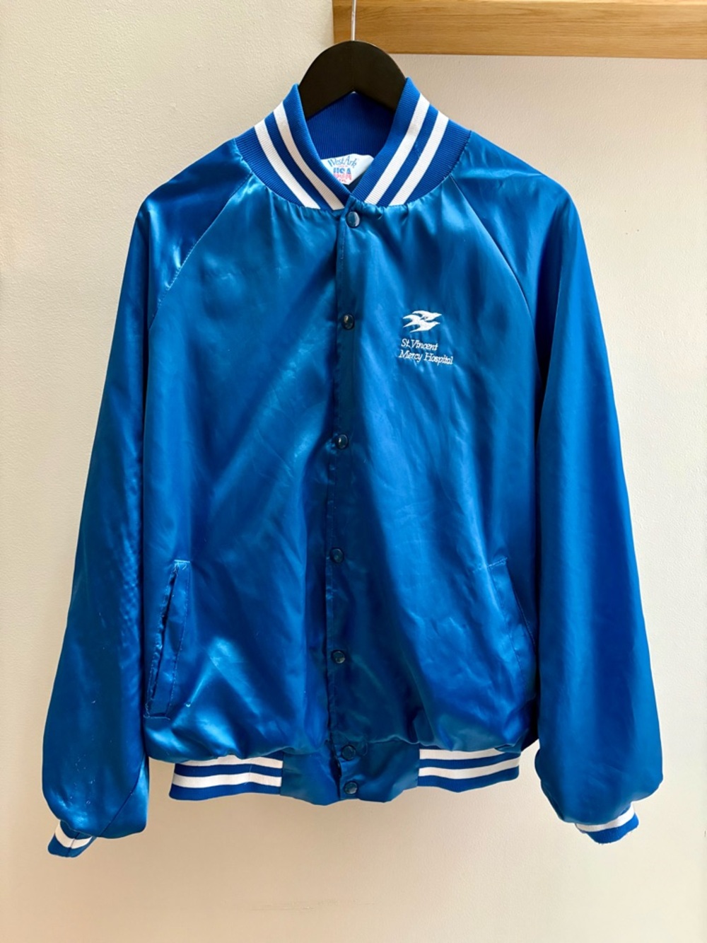 West Ark VTG 80s St. Vincent Mercy Hospital satin jacket XL/2X Made in USA